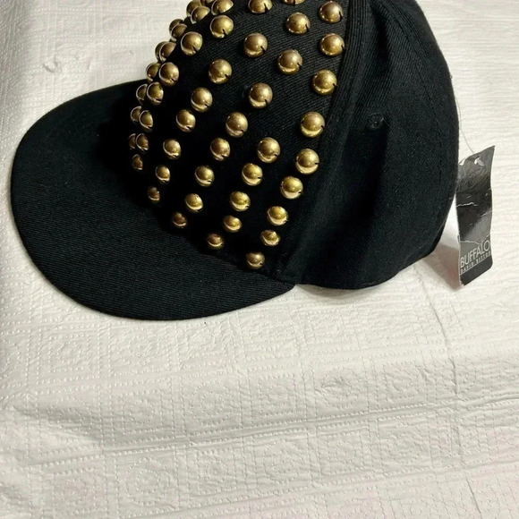 Y2K  men black  cap ,solid metal detail, gold colored , solid semi bead,punk - Picture 14 of 16